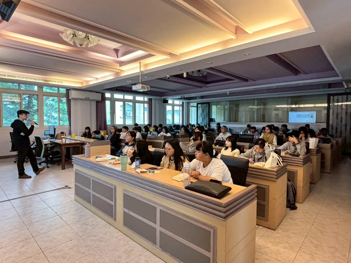 此圖詳細說明請見以下文字區塊。