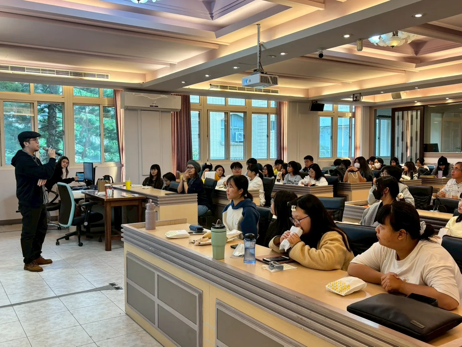 此圖詳細說明請見以下文字區塊。